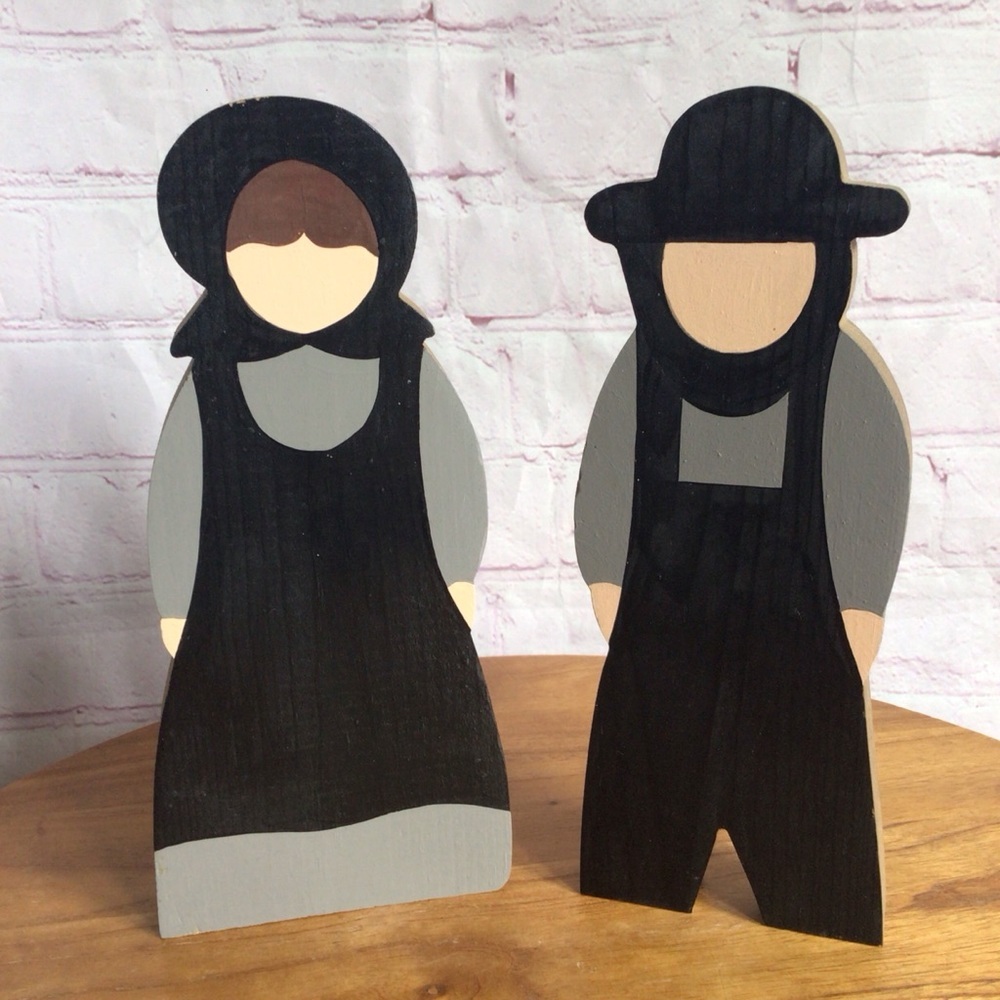 Vintage Wooden Amish Couple Figurine Pair